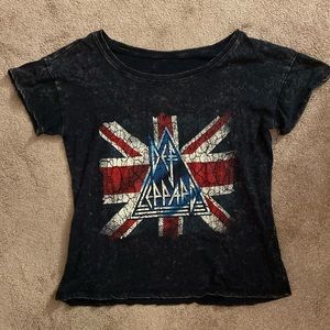 Def Leppard band t-shirt